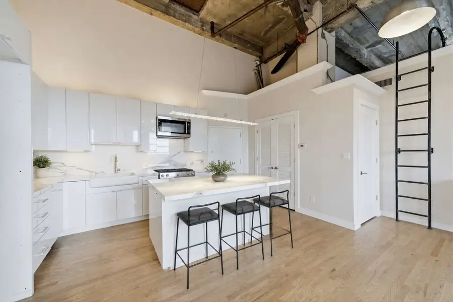 915 Franklin Street #9I, Houston, TX 77002 - #3