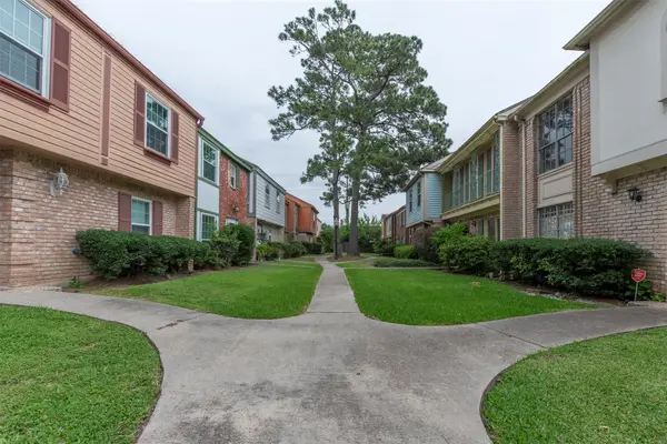 17108 Beaver Springs Drive #8, Houston, TX 77090