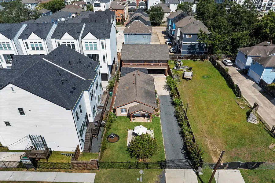 1131 W 22nd Street, Houston, TX 77008 - Image #2