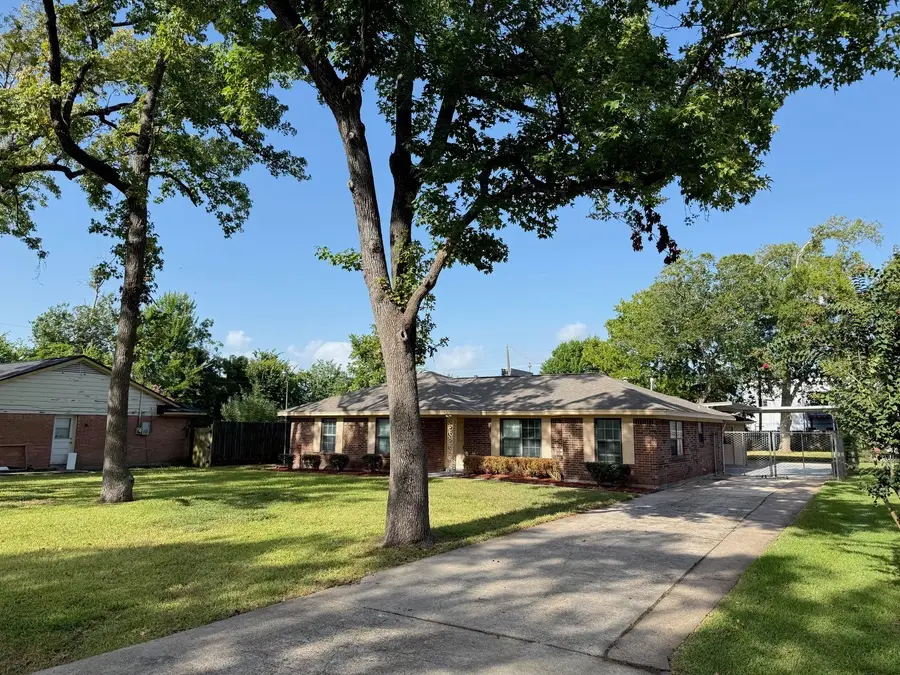 123 Lone Oak Drive, Highlands, TX 77562 - #2