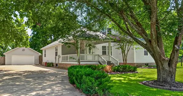 238 Horse Shoe Trail, Angleton, TX 77515