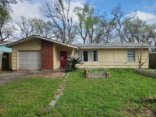 422 Surratt Drive, Houston, TX 77091