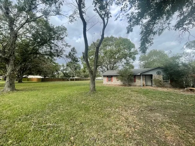 222 Lakeview 3 Road, El Campo, TX 77437 - Image #3
