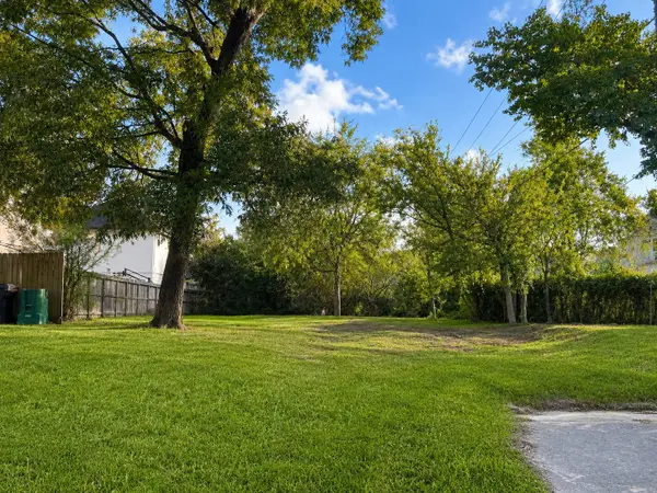 951 W 41st Street, Houston, TX 77018