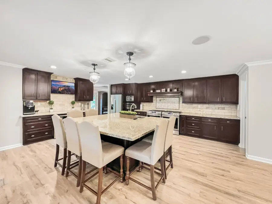 9731 Hadden Road, Baytown, TX 77521 - Image #2