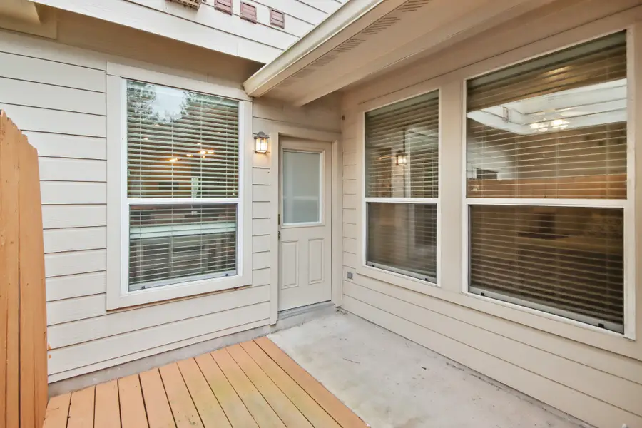 55 W Pipers Green Street, The Woodlands, TX 77382 - #2