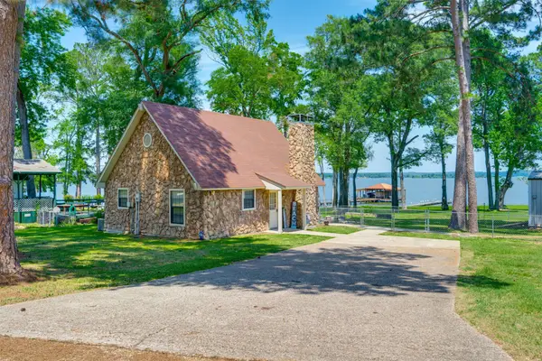 4479 Sunrise Drive, Chandler, TX 75758