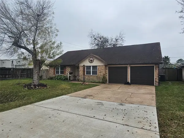 2818 Spa Drive, Deer Park, TX 77536