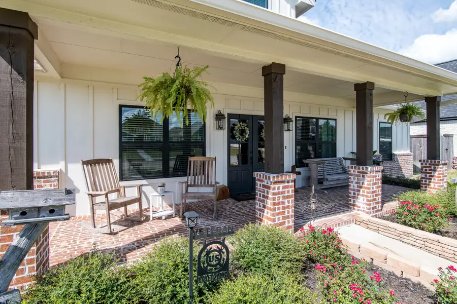 1 Greystone Court, Angleton, TX 77515 - #2