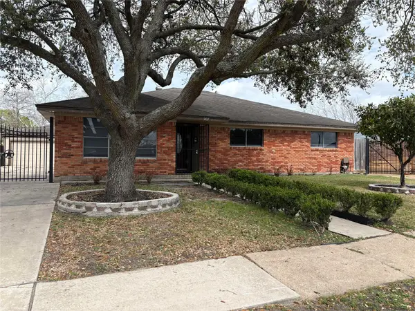 207 Parliament Drive, Houston, TX 77034
