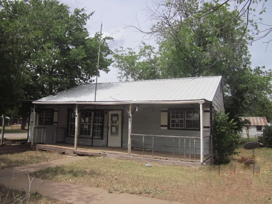 401 Avenue F Se, Childress, TX 79201 - #2