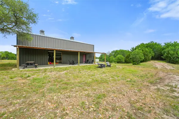 5837 Fm 180, Ledbetter, TX 78946