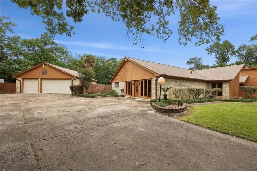 3805 Huntwick Drive, Orange, TX 77632 - Image #2