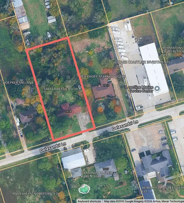 1014 Delesandri Lane, Kemah, TX 77565