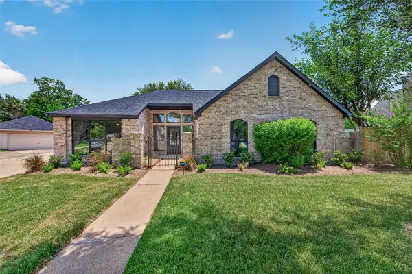 15103 Plaza Libre Drive, Houston, TX 77083
