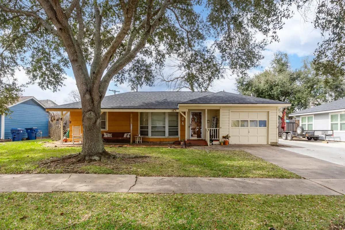 204 S Mattson Street, West Columbia, TX 77486 - #1