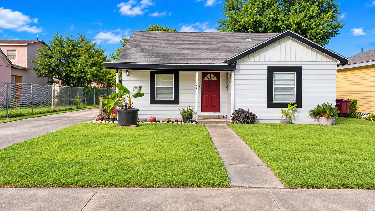 720 N Avenue B, Freeport, TX 77541 - #1