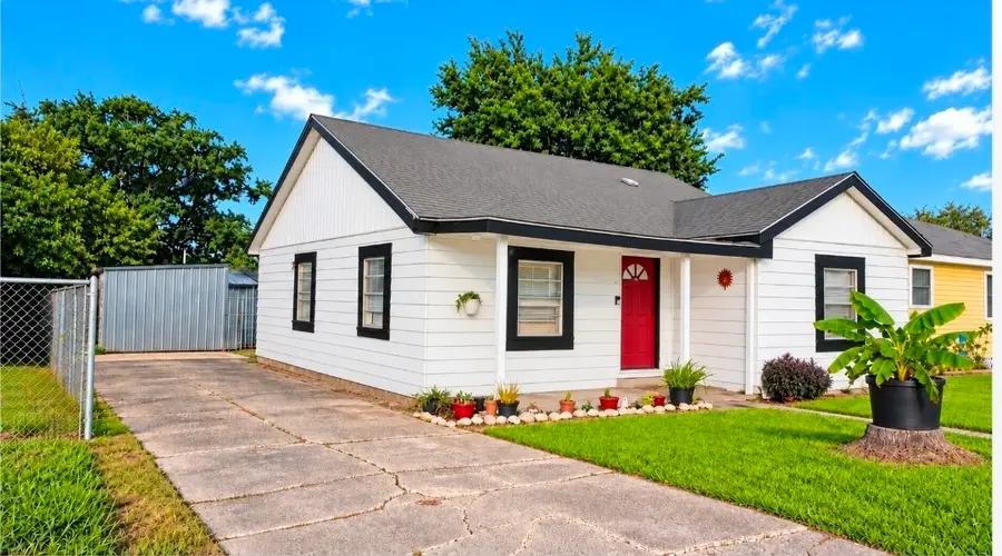 720 N Avenue B, Freeport, TX 77541 - #2