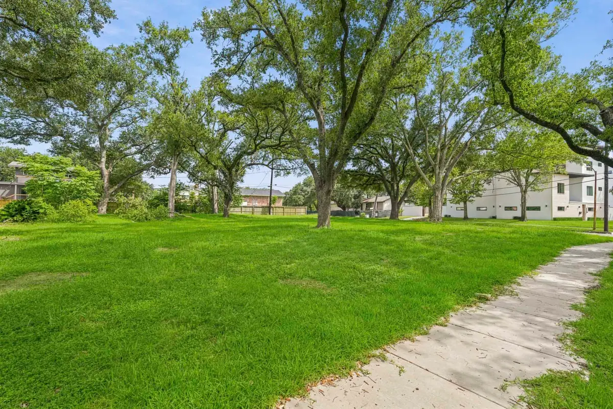 4827 Braesvalley Drive, Houston, TX 77096 - #1