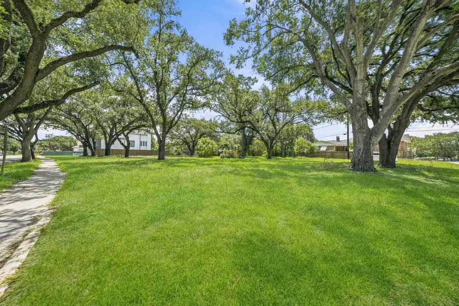 4827 Braesvalley Drive, Houston, TX 77096 - #3