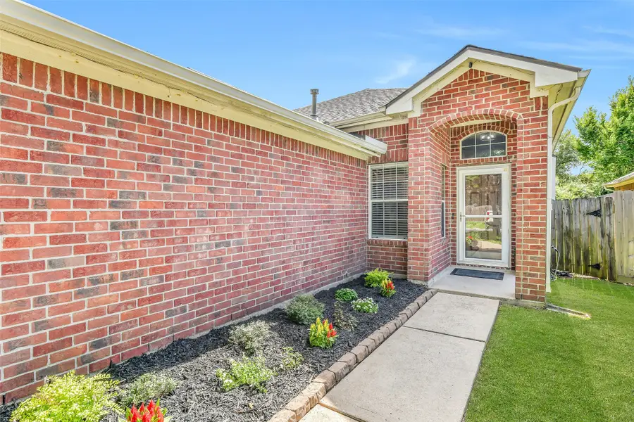 994 Jefferson Street, Alvin, TX 77511 - #3