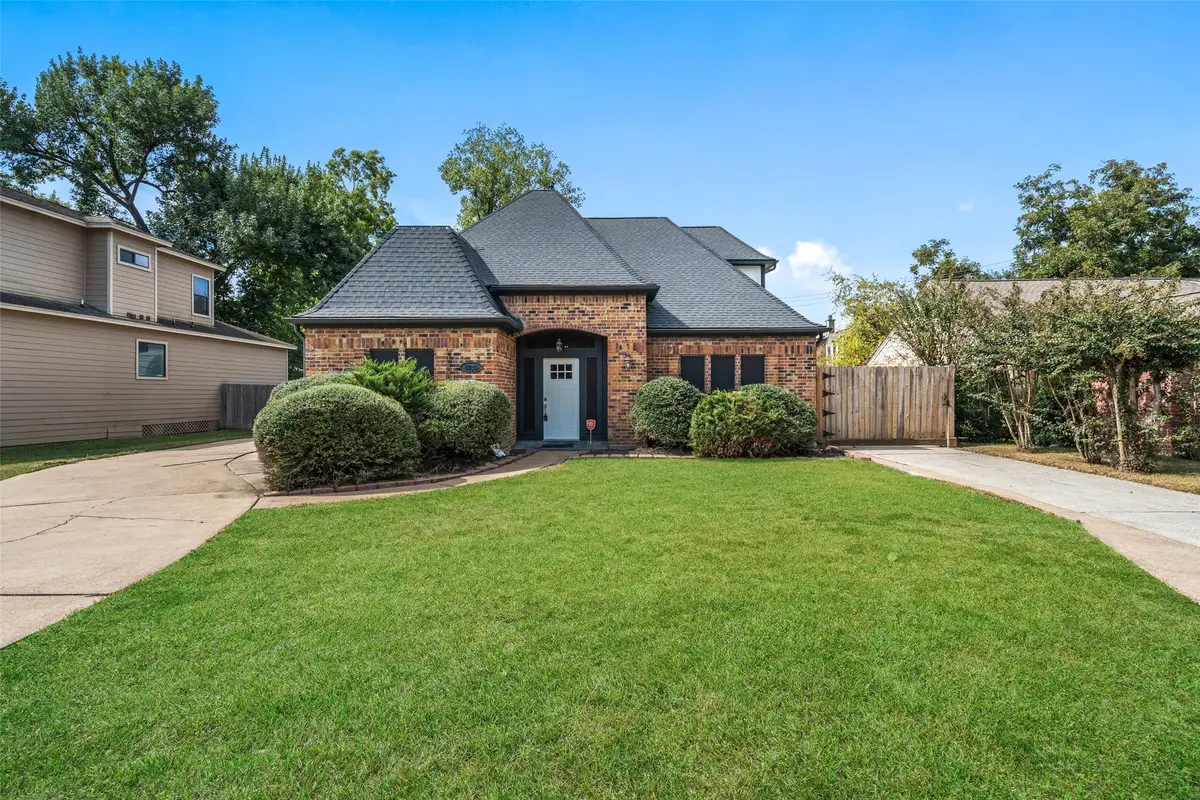 6215 Ash Oak Drive, Houston, TX 77091 - Image #1