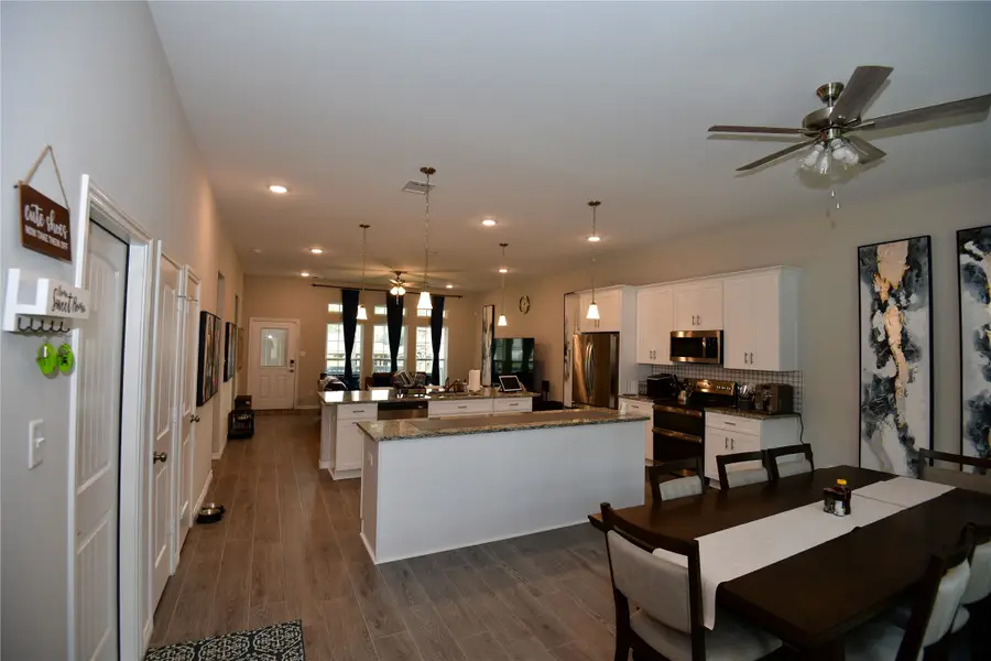 100 Wildwood Lake Drive N, Huntsville, TX 77340 - #3