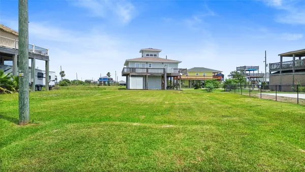 900 Salt Cedar Lane, Port Bolivar, TX 77650