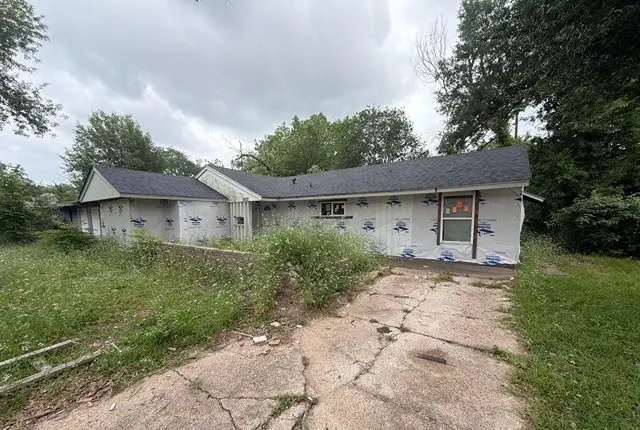 5822 Lyndhurst Drive, Houston, TX 77033 - #1
