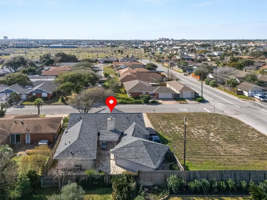 2910 Heron Drive, Galveston, TX 77551 - Image #2