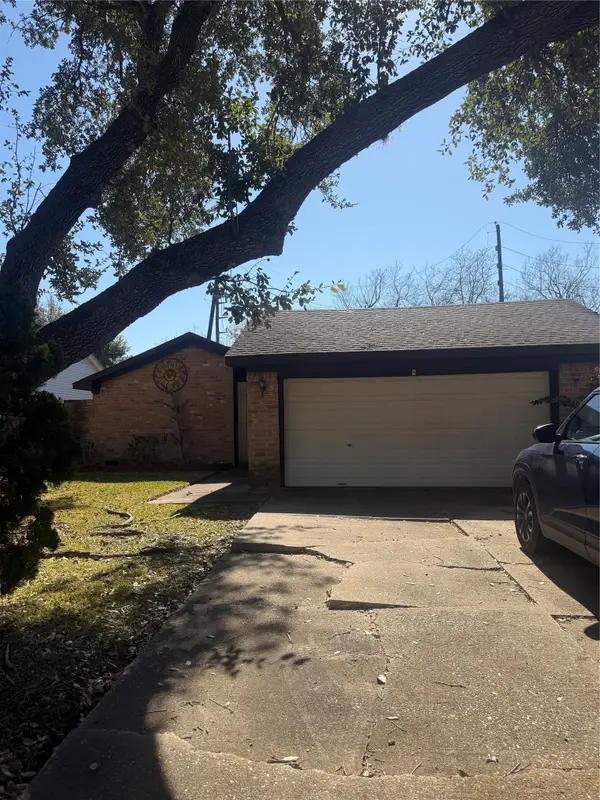 14207 Greenway Drive Drive, Sugar Land, TX 77498