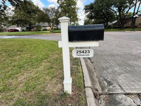 25423 Fairbrook Lane, Spring, TX 77373
