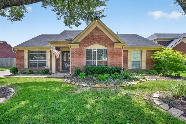 4004 S Dogwood Street, Pearland, TX 77584