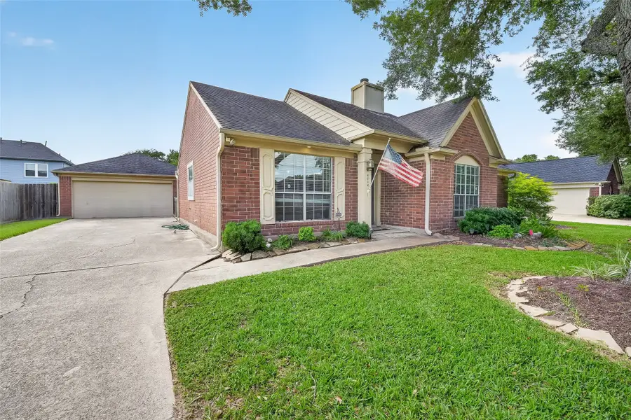 4004 S Dogwood Street, Pearland, TX 77584 - #2