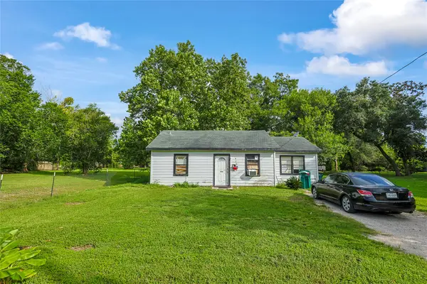 826 Retama Street, La Marque, TX 77568