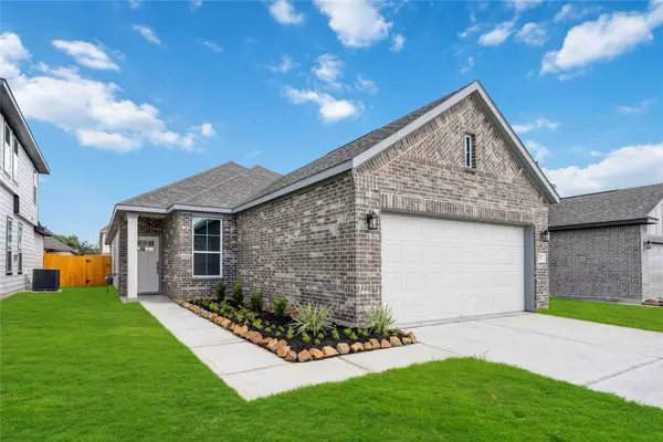 1212 Lilly Lane, Bellville, TX 77418
