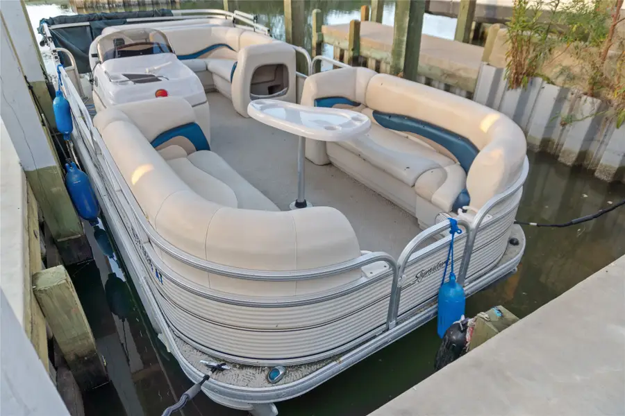 1129 Prides Lane, Crystal Beach, TX 77650 - Image #2