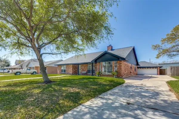 2406 Shelia Street, Pearland, TX 77581