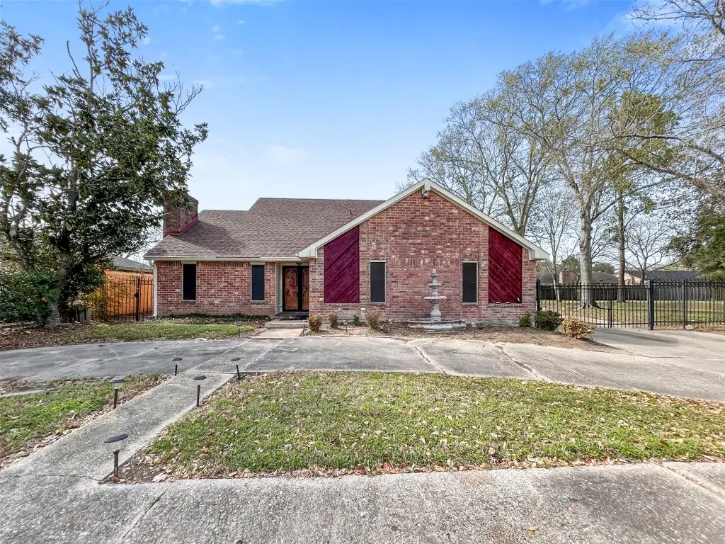 10614 Huntington Point Drive, Houston, TX 77099 - #1