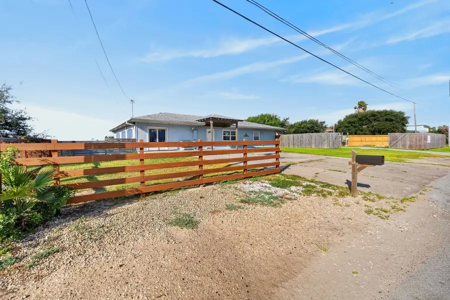 111 Caribbean Drive, Corpus Christi, TX 78418 - #2