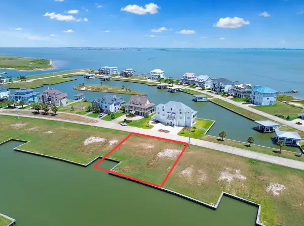 6 Sugarloaf, Hitchcock, TX 77563