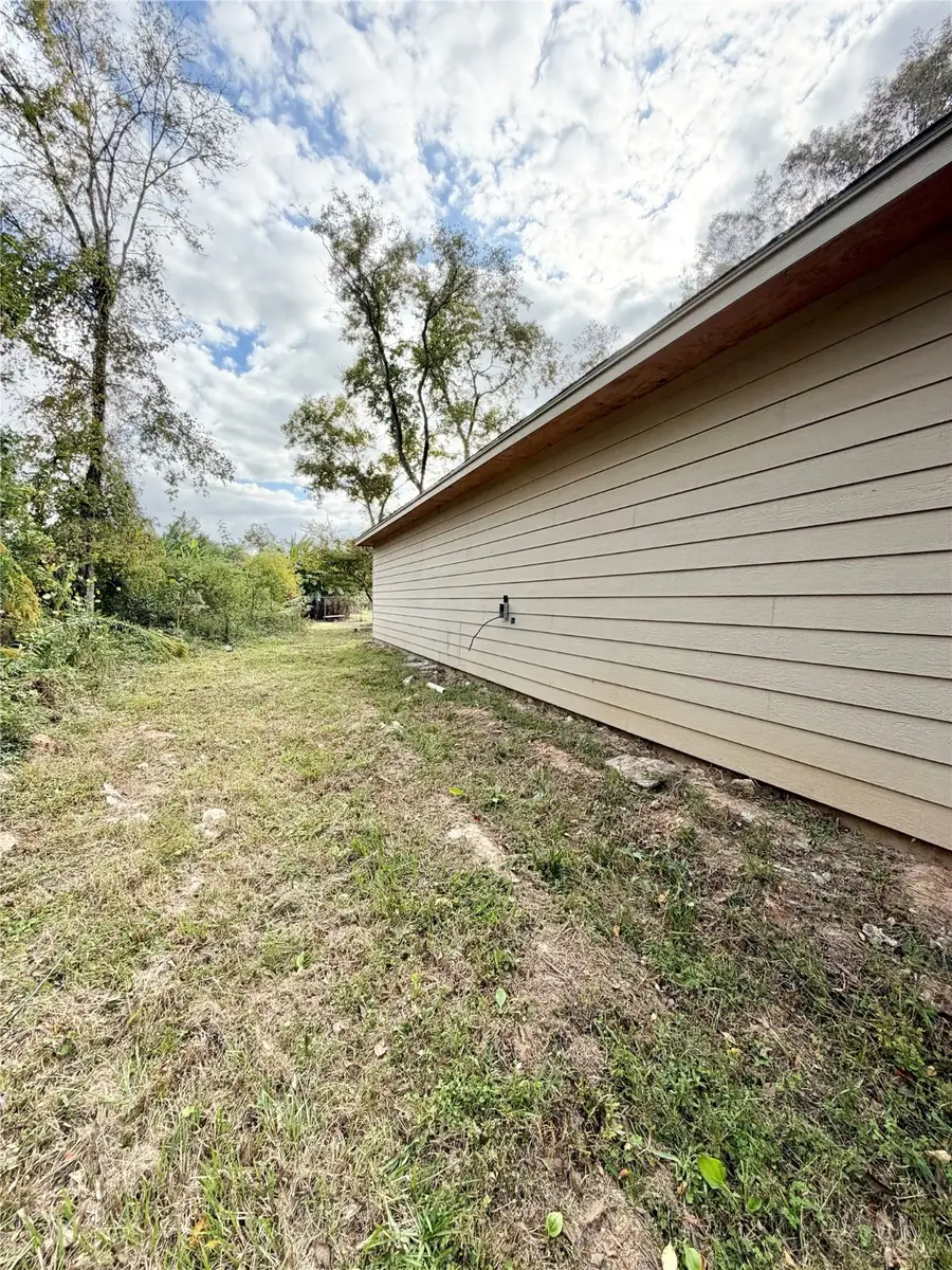 2125 Gill Street, Beaumont, TX 77703 - Image #2