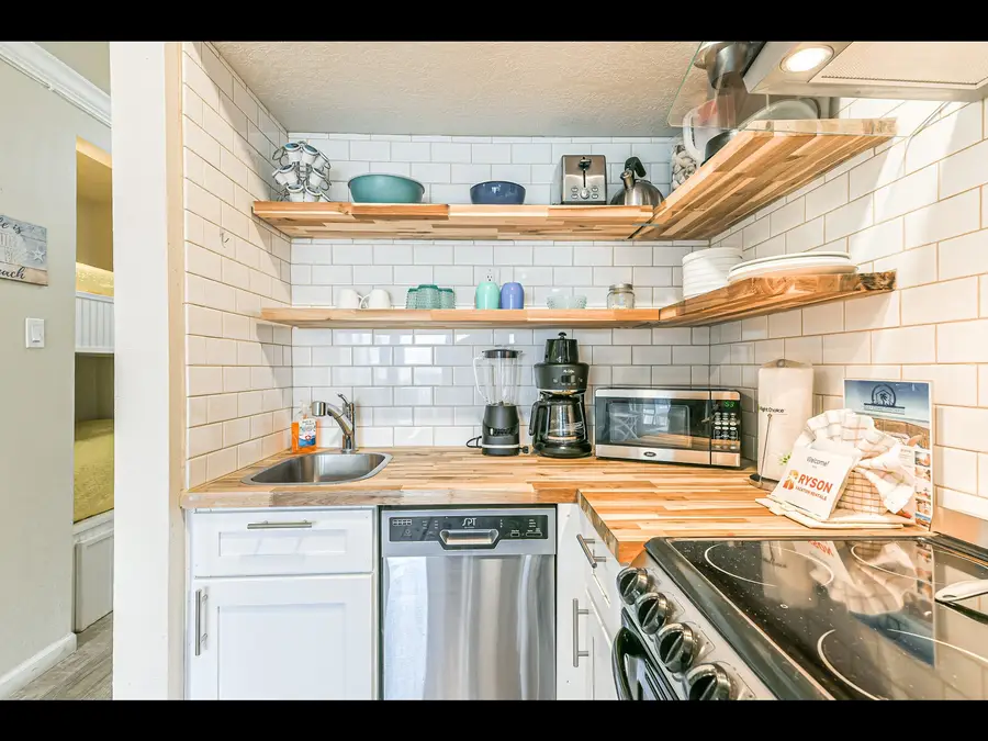 6300 Seawall Boulevard Boulevard, Galveston, TX 77551 - #3