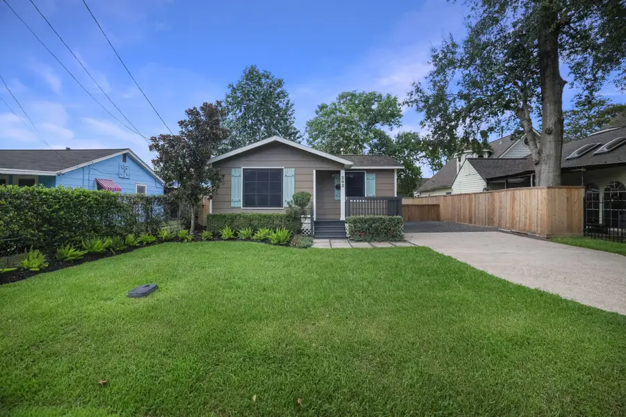 202 Fannin Street, Tomball, TX 77375 - #3