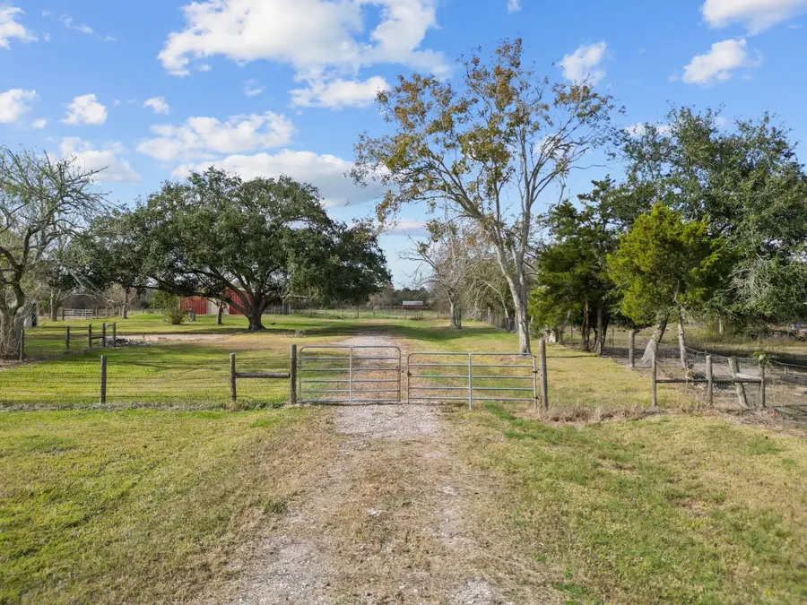 2720 County Road 159, Alvin, TX 77511 - Image #2