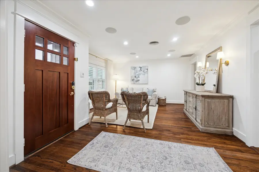 1749 Woodcrest Drive, Houston, TX 77018 - Image #2