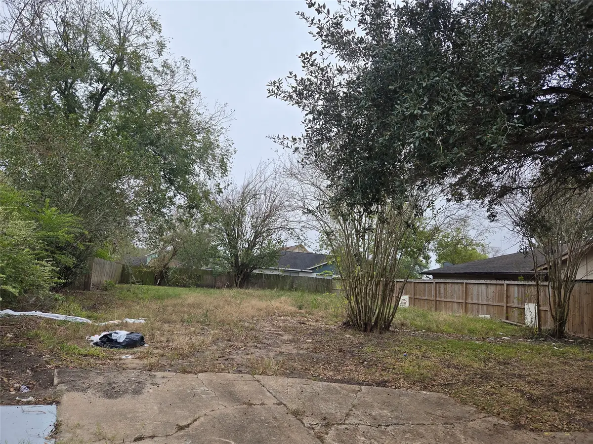 7111 Towerview Lane, Stafford Missouri City, TX 77489 - Image #1