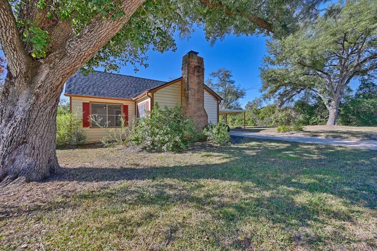 305 E Hilburn Street, Bellville, TX 77418 - Image #1