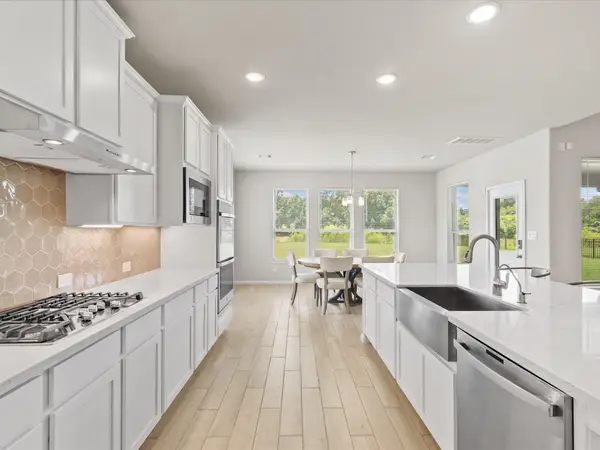 262 Peninsula Point Drive, Montgomery, TX 77356