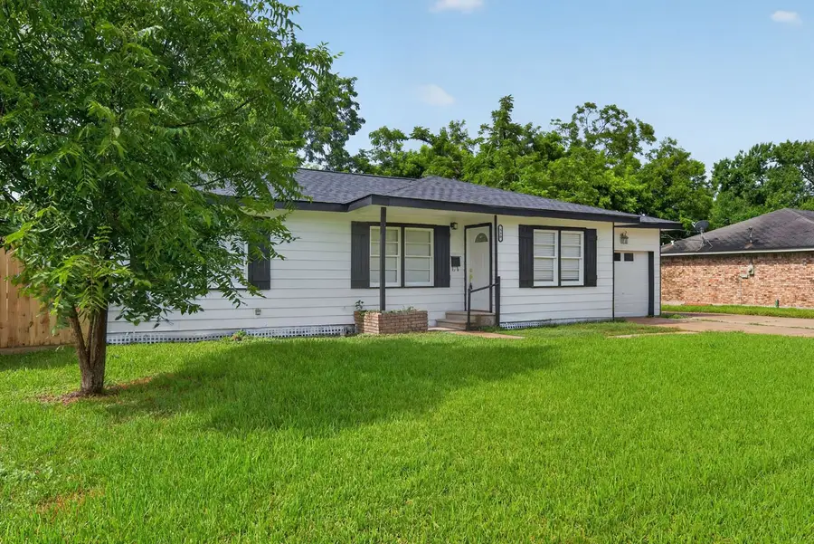 310 Nasturtium Street, Lake Jackson, TX 77566 - #2